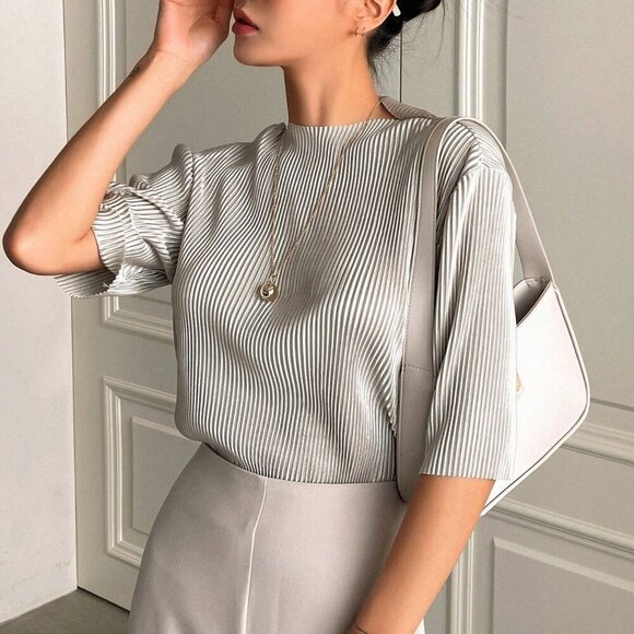 Light Grey Casual Women's Solid Mock Neck Drop Shoulder Tee - Picture 3 of 8